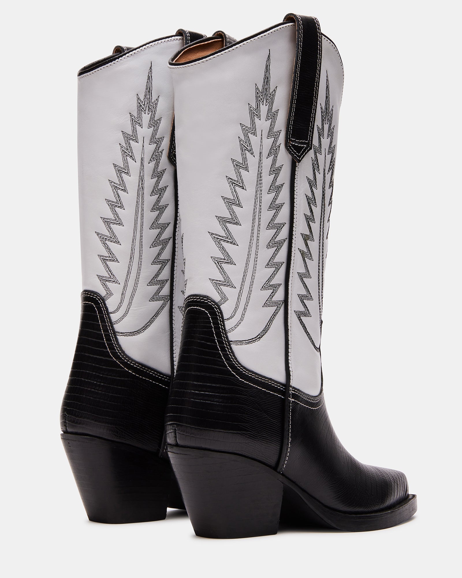 HUNTIN BLACK/WHITE - SM REBOOTED