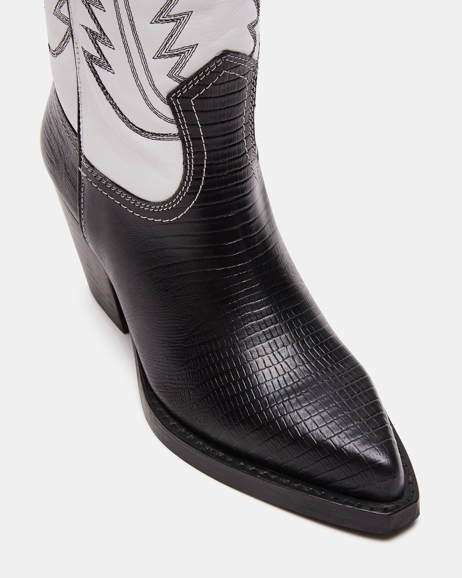 HUNTIN BLACK/WHITE - SM REBOOTED