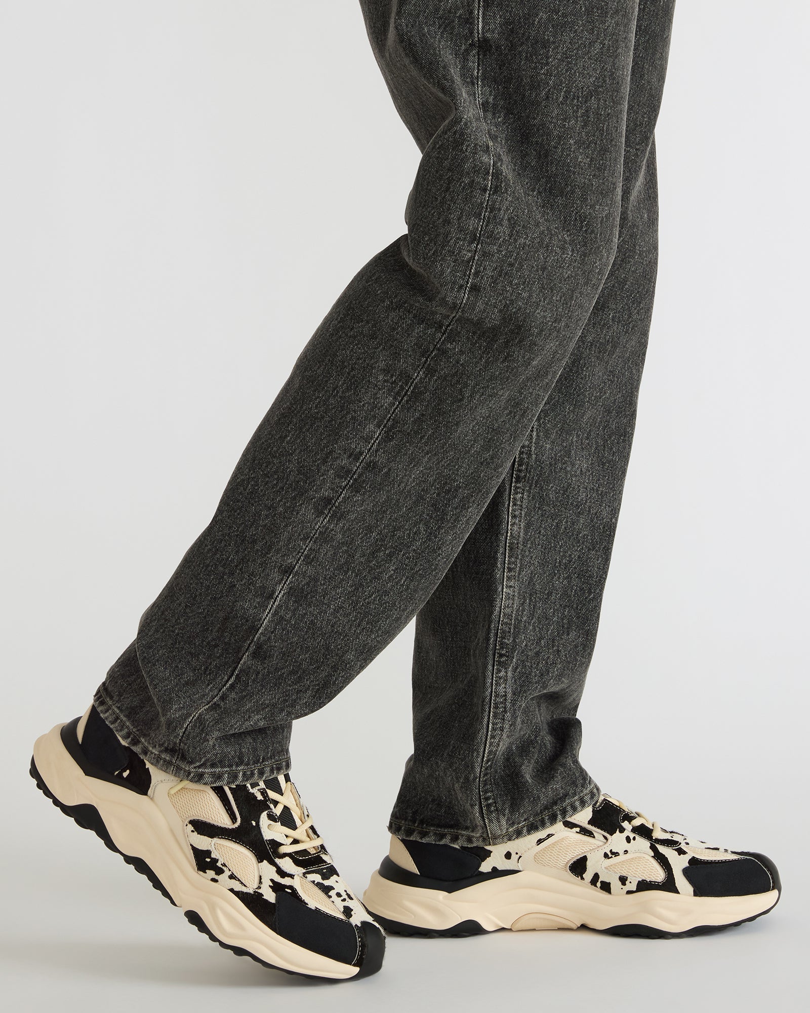 SALVADOR BLACK/WHITE